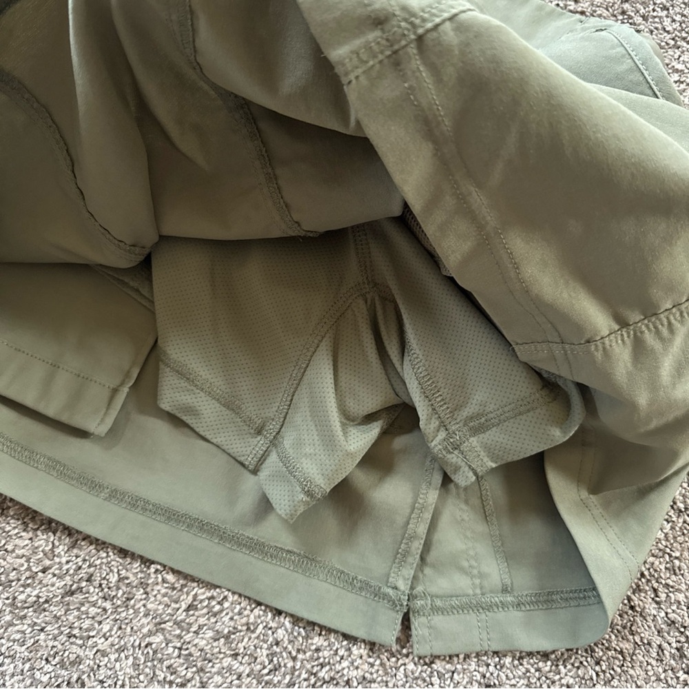 Duluth Trading Co Olive Green Utility Skort with Side Zip Pocket Womens Size 8 - Picture 6 of 11